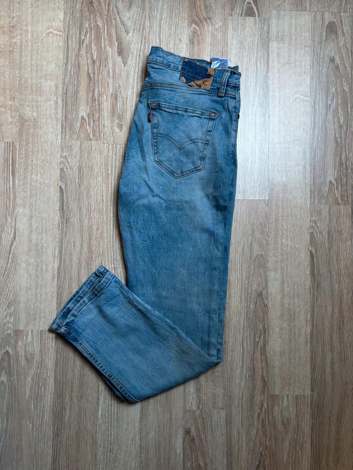 đź›’Jean Levi's W34 L30đź›’