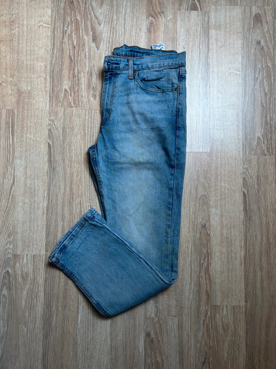 đź›’Jean Levi's W34 L30đź›’