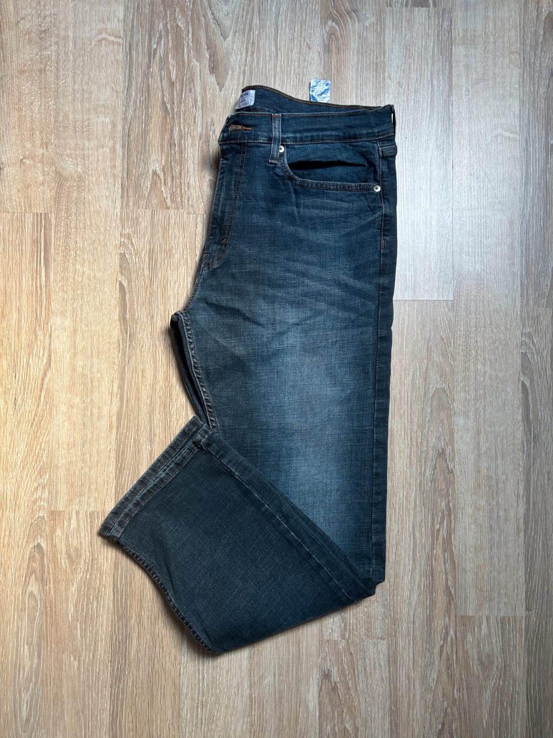 đź›’Jean Levi's W36 L30đź›’