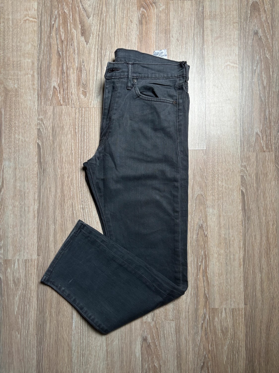 đź›’Jean Levi's W34 L30đź›’