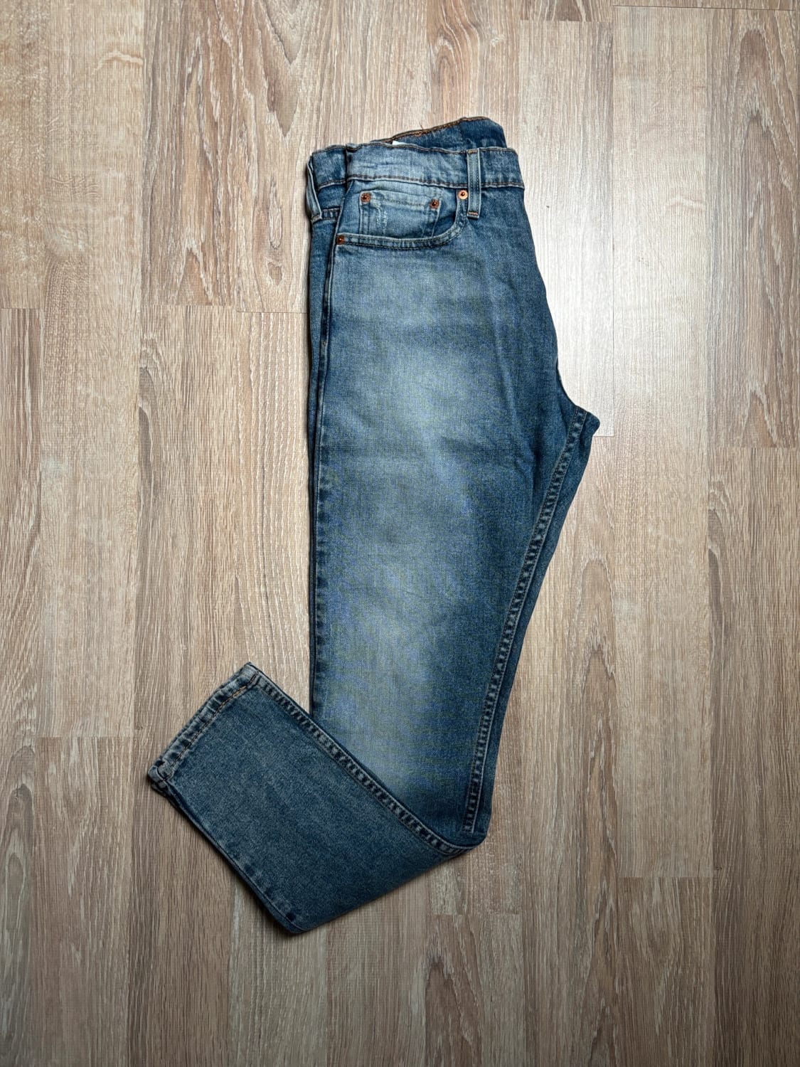 đź›’Jean Levi's 512 W29 L30đź›’
