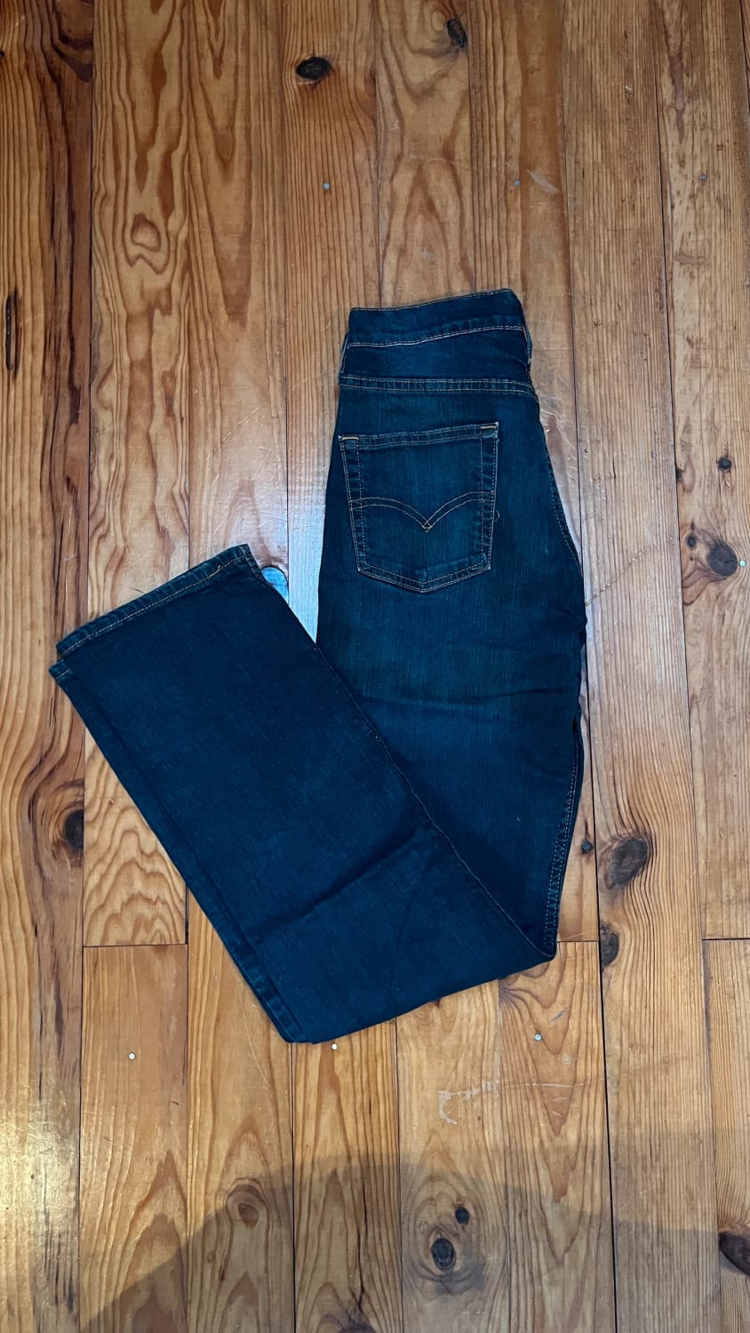 đź›’Jean Levi's 514 W29 L32đź›’