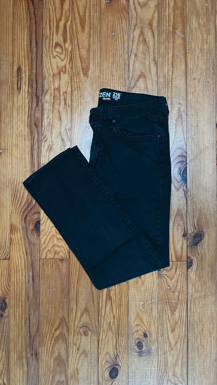 đź›’Jean Levi's W36 L30đź›’