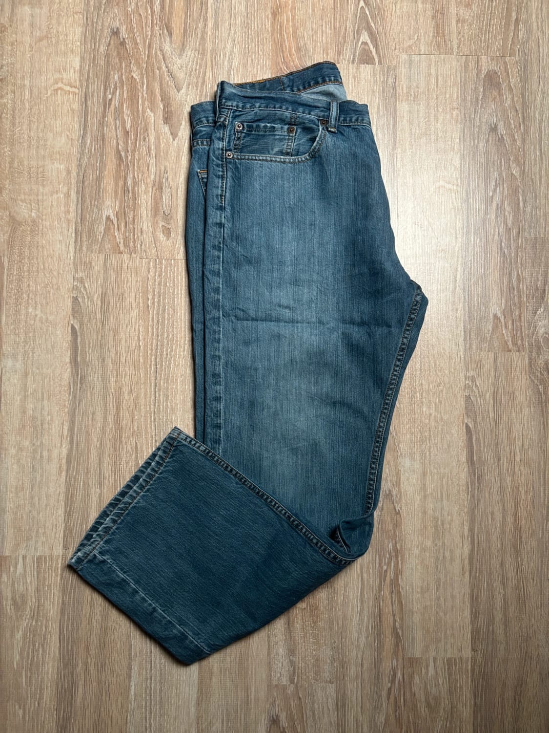 đź›’Jean Levi's 559 W26 L30đź›’