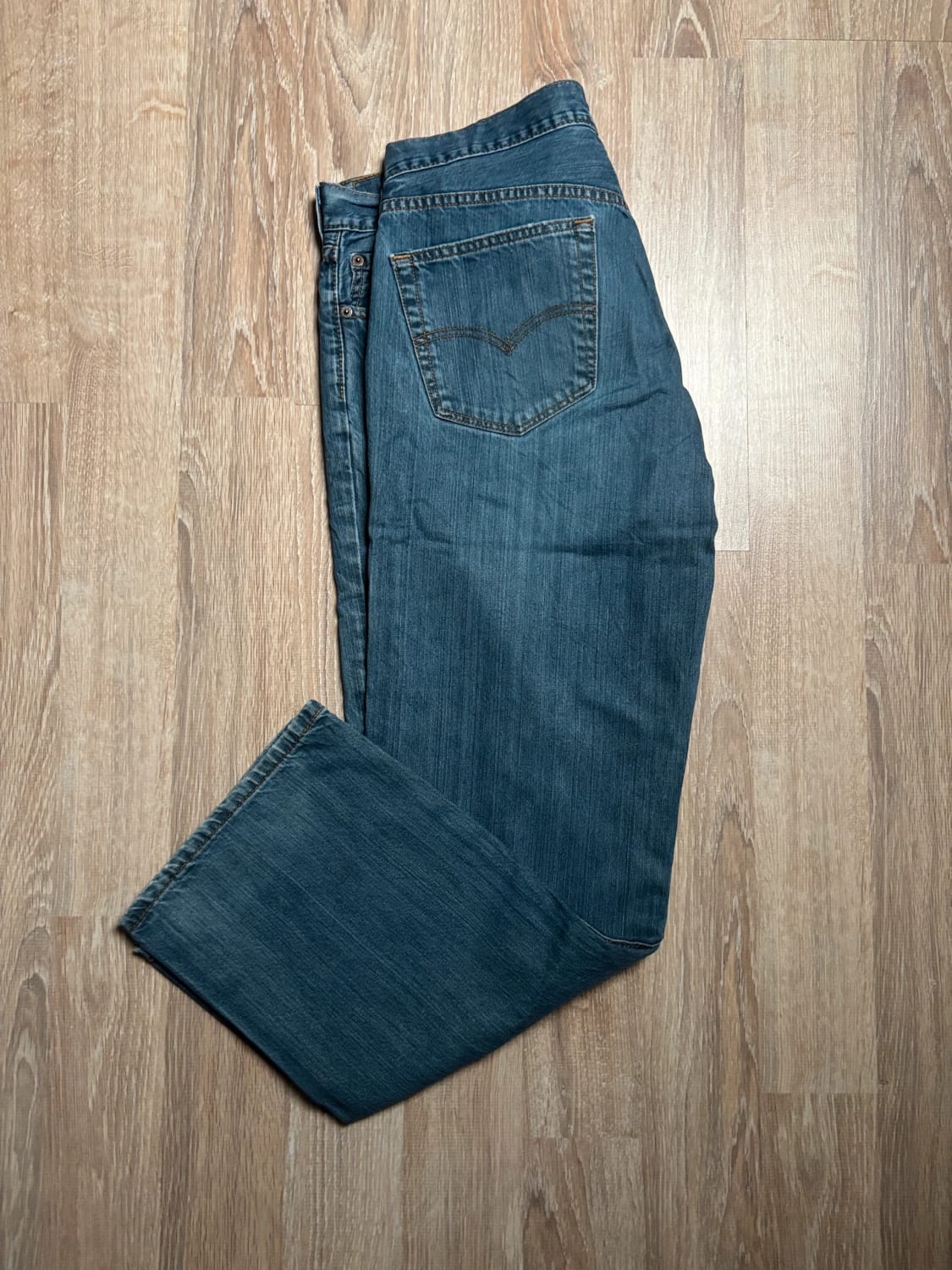 đź›’Jean Levi's 559 W26 L30đź›’