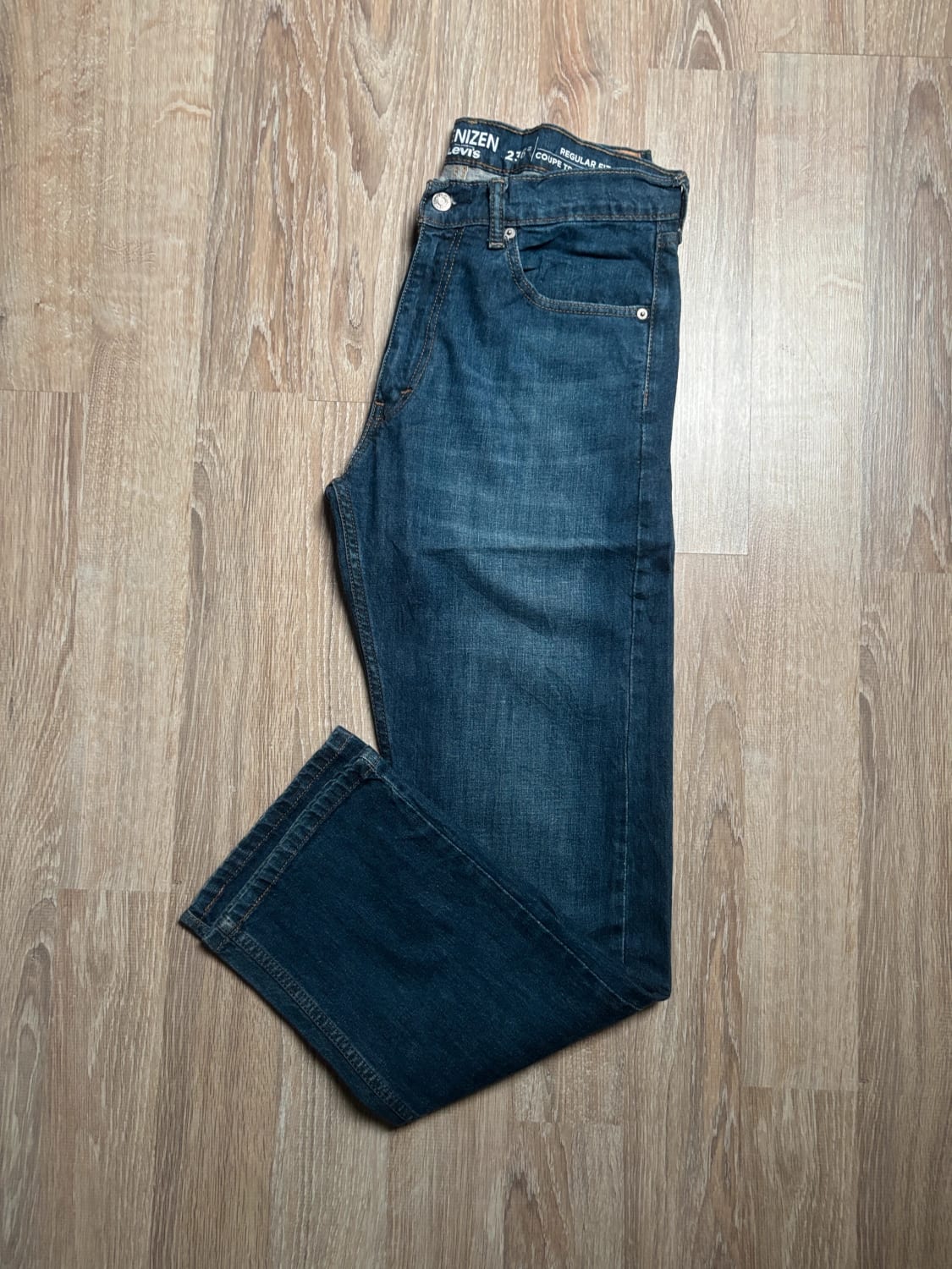 đź›’Jean Levi's W32 L32đź›’
