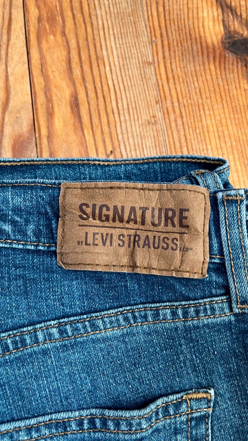 đź›’Jean Levi's W29 L30đź›’