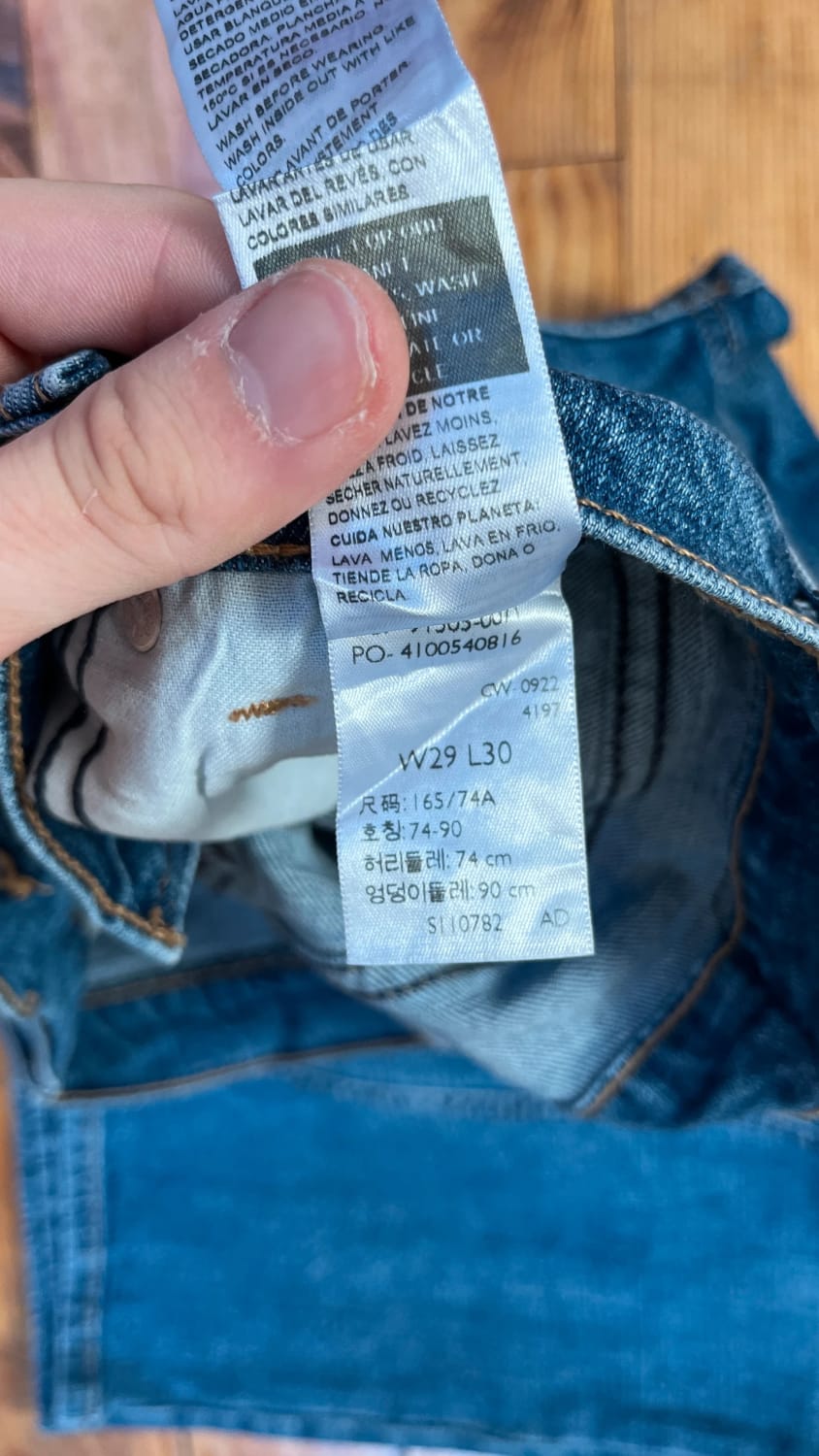 đź›’Jean Levi's W29 L30đź›’