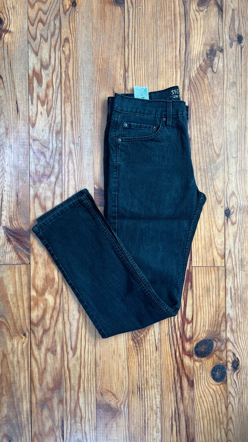 đź›’Jean Levi's W32 L32đź›’