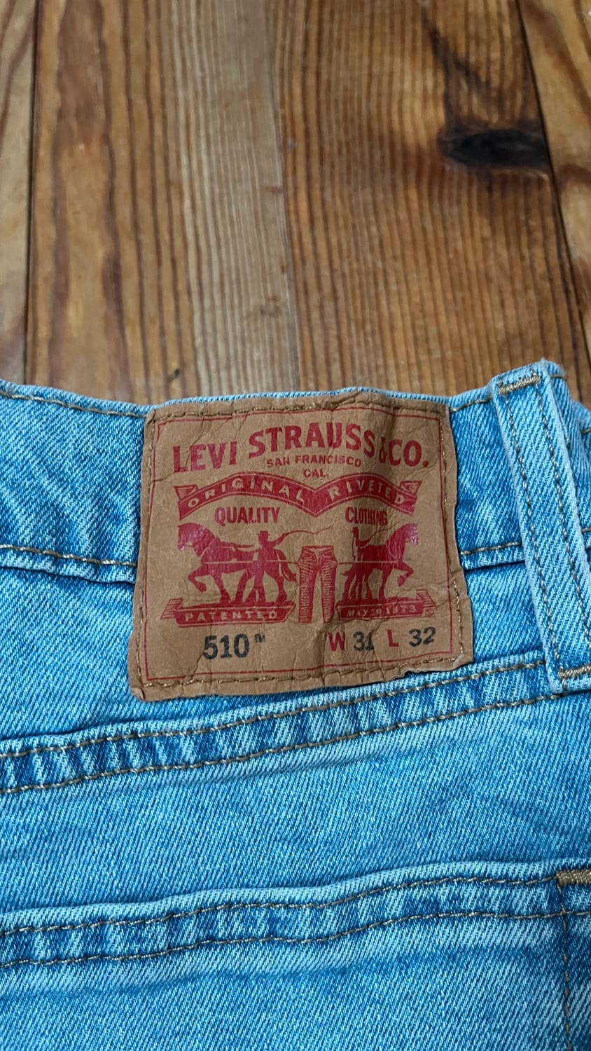 đź›’Jean Levi's 510 W31 L32đź›’