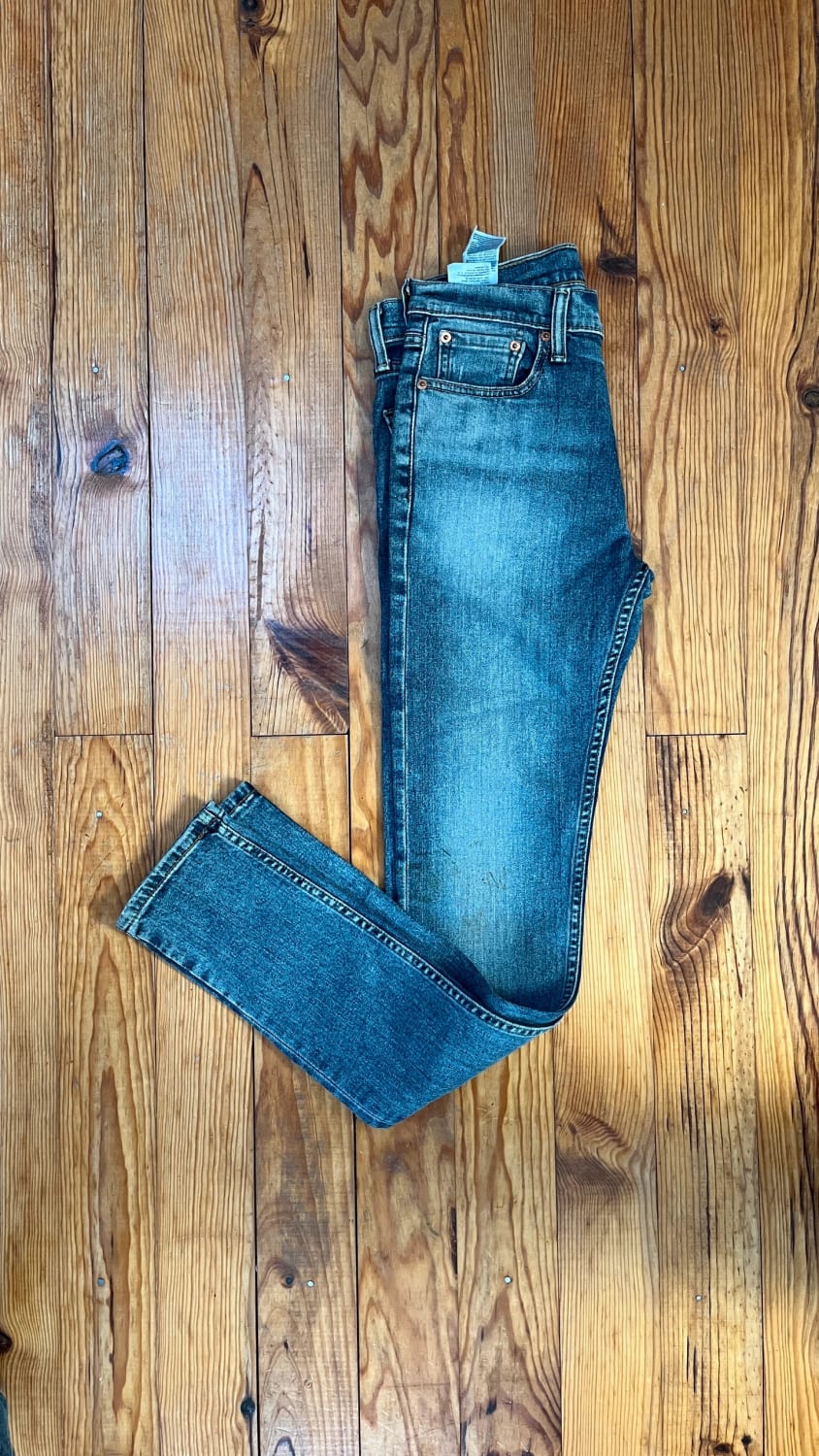 đź›’Jean Levi's 519 W29 L34đź›’