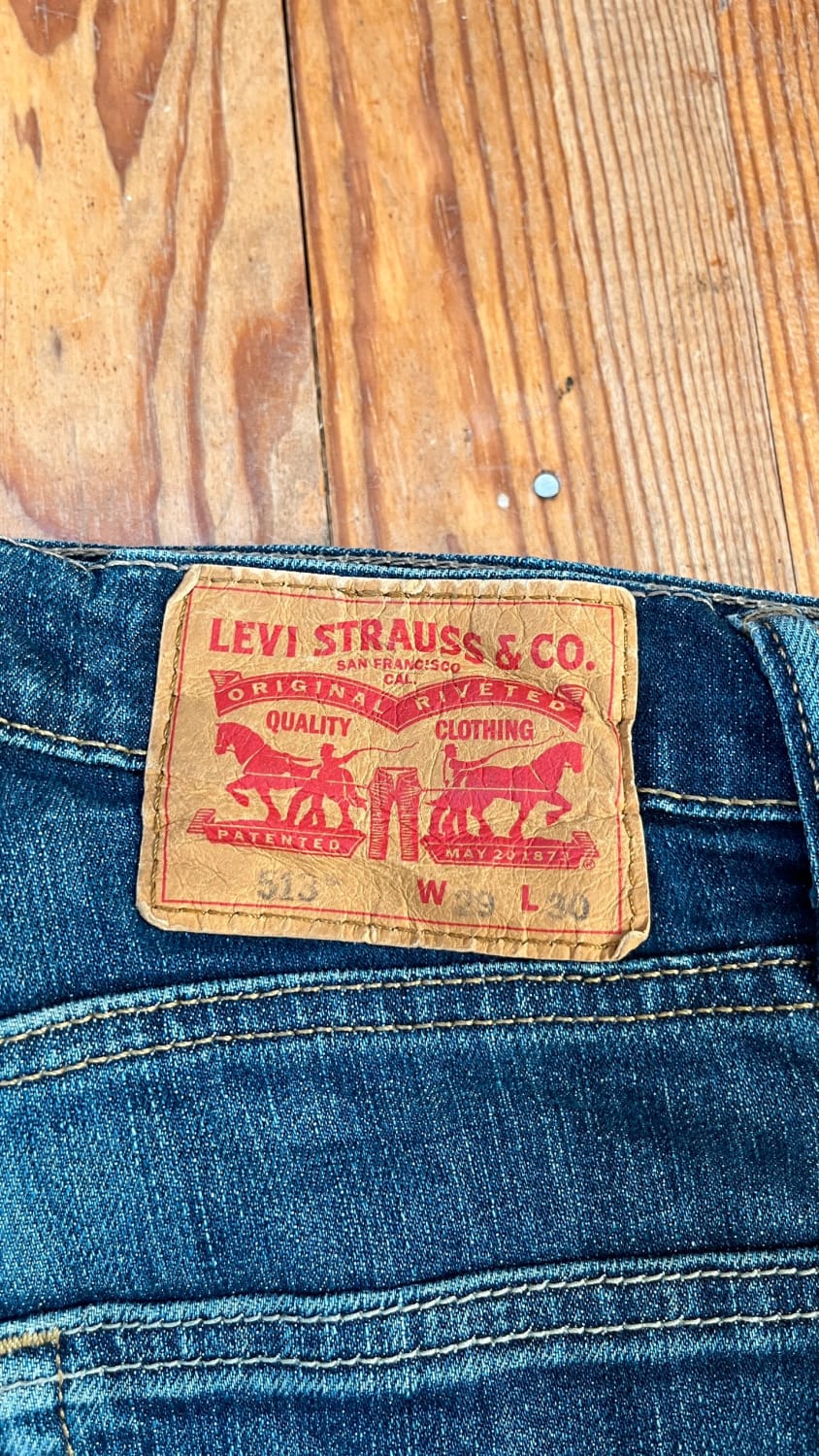 đź›’Jean Levi's 513 W29 L30đź›’