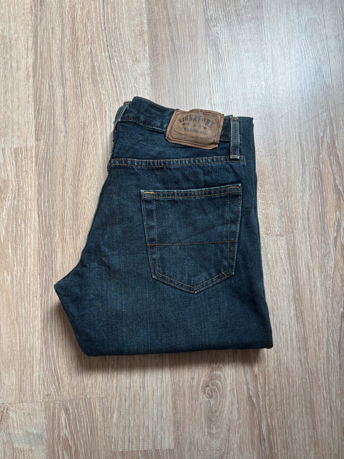 đź›’Jean Levi's W29 L32đź›’