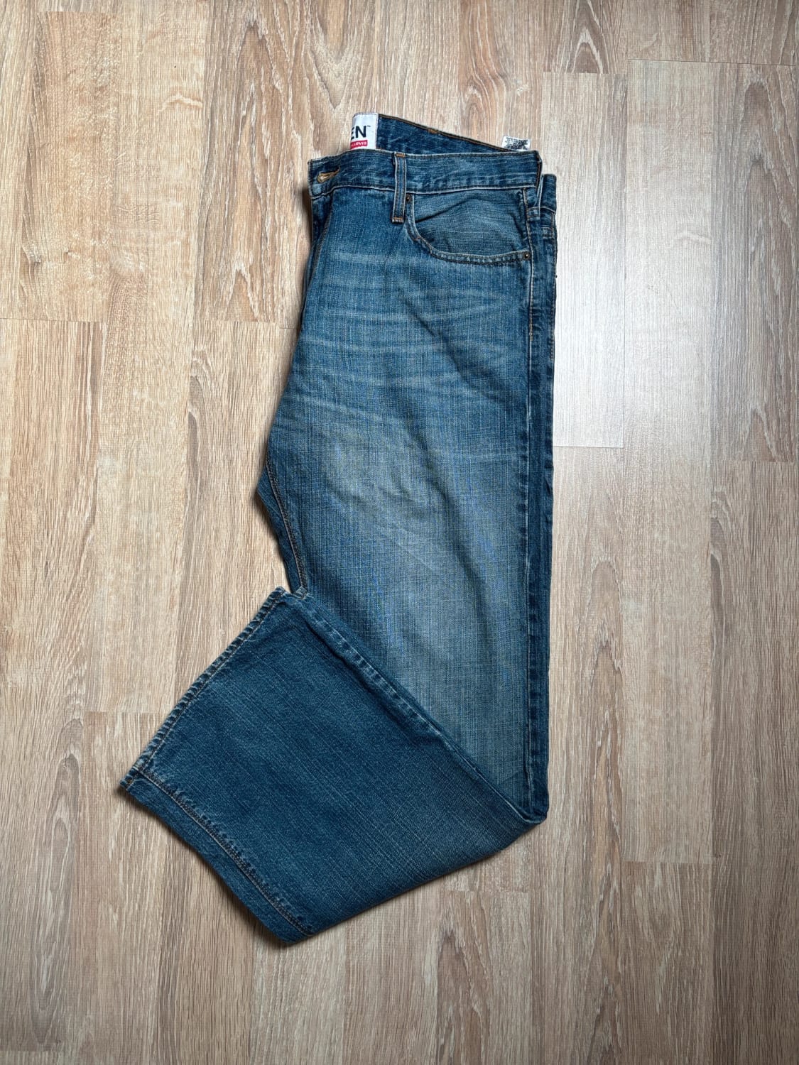 đź›’Jean Levi's W38 L32đź›’