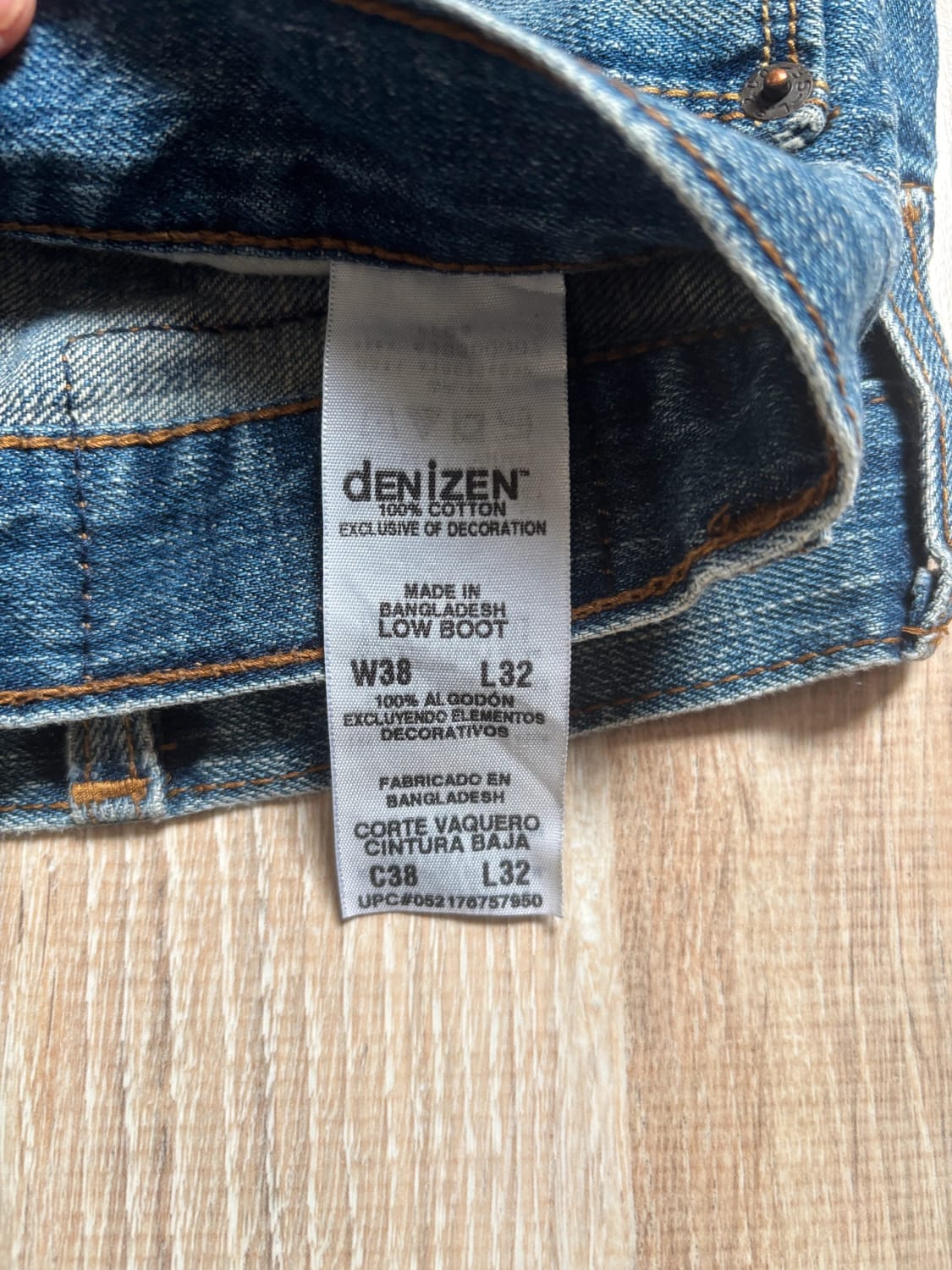 đź›’Jean Levi's W38 L32đź›’