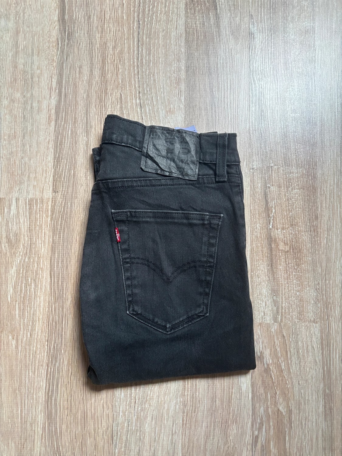 đź›’Jean Levi's 512 W39 L30đź›’