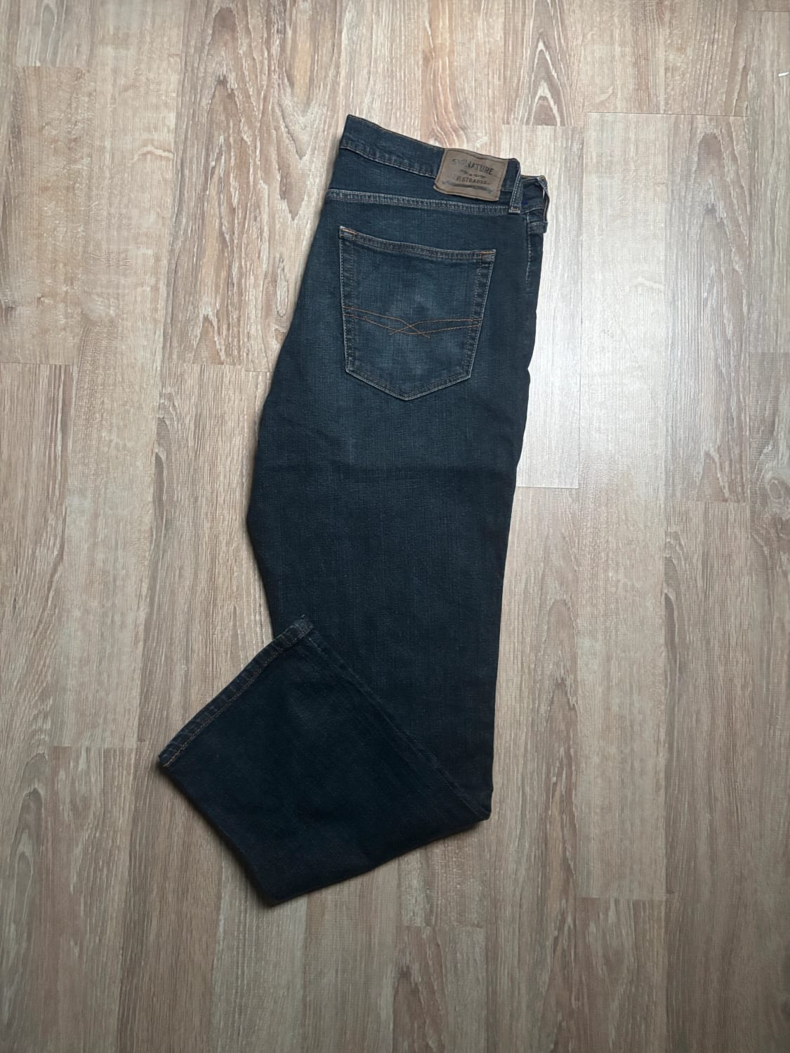 đź›’Jean Levi's W36 L30đź›’