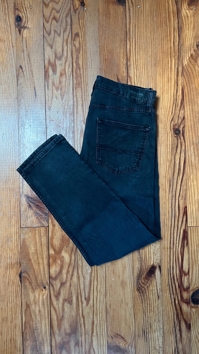 đź›’Jeans Levi's W33 L30đź›’