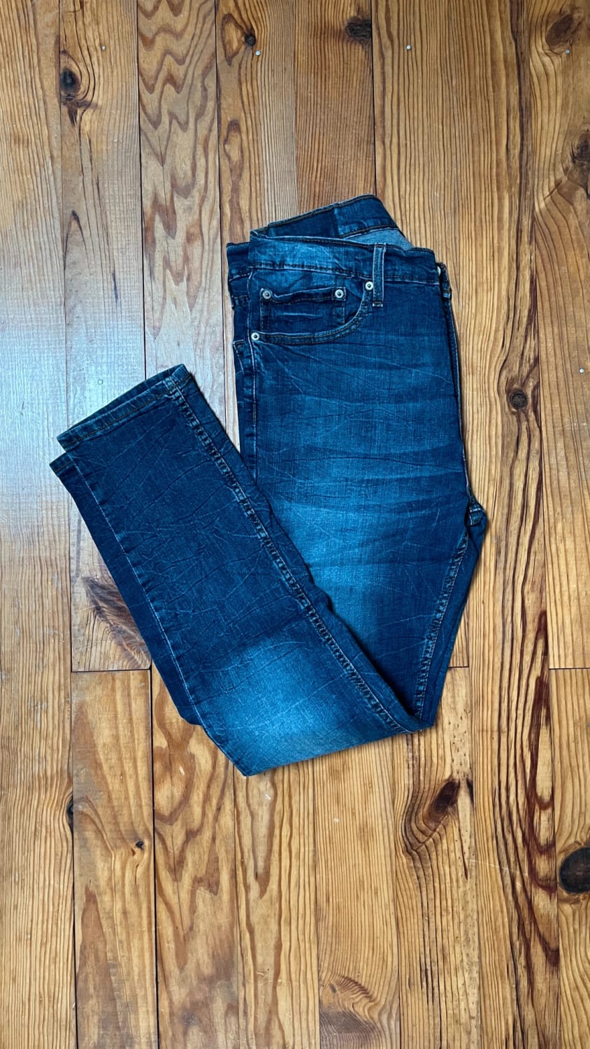 đź›’Jeans Levi's W26 L30đź›’
