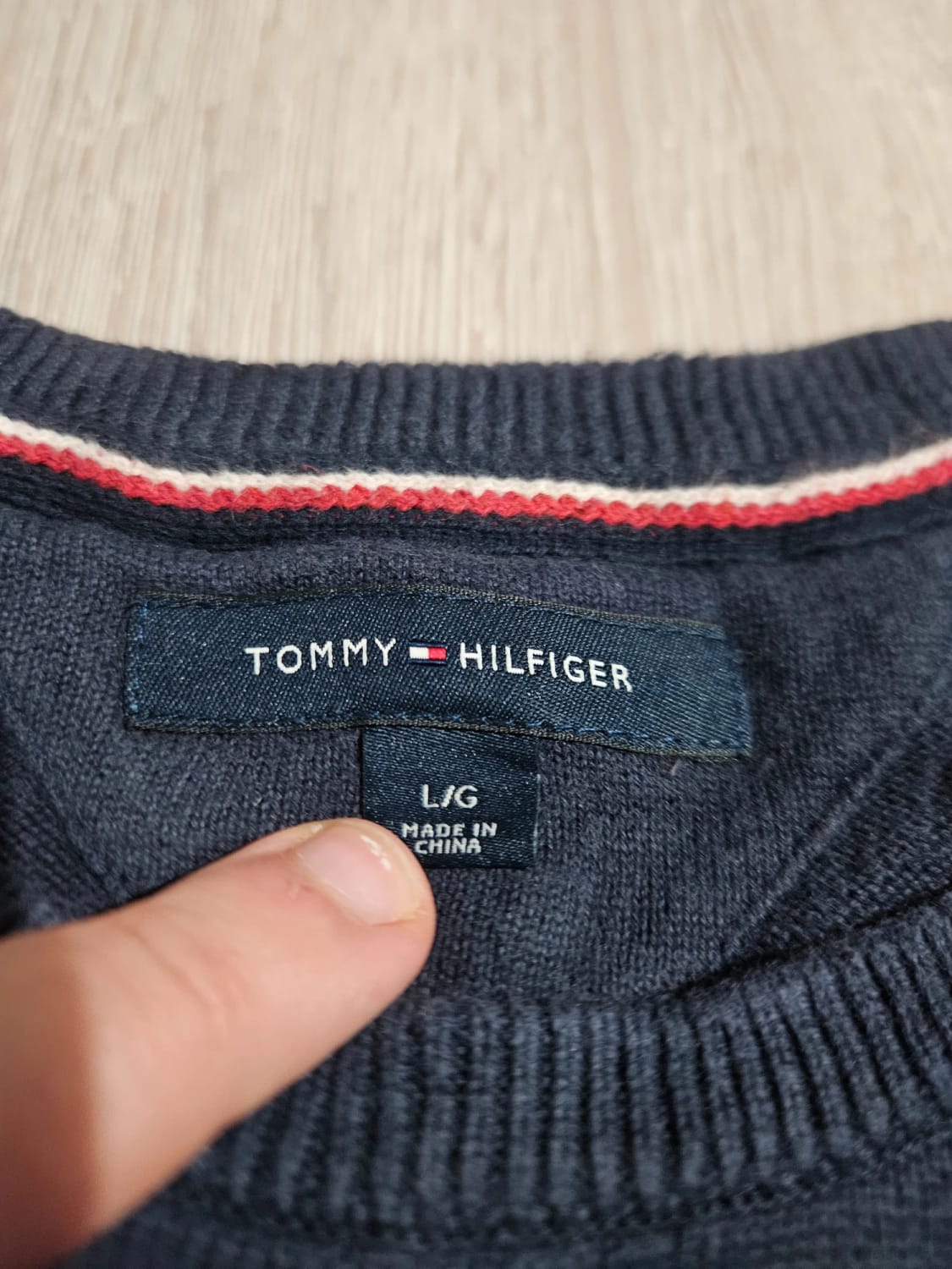 đź›’Pull Tommy Hilfiger Bleu Marine Taille L/G đź›’