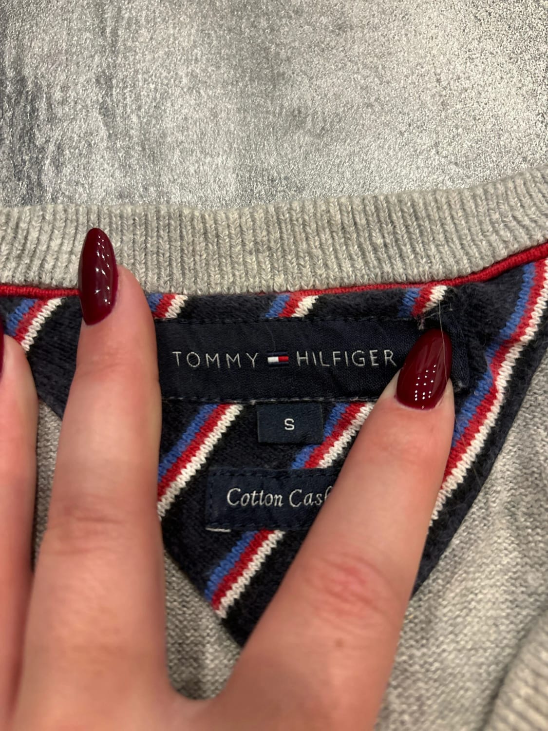 đź›’Pull Tommy Hilfiger Gris Taille S đź›’