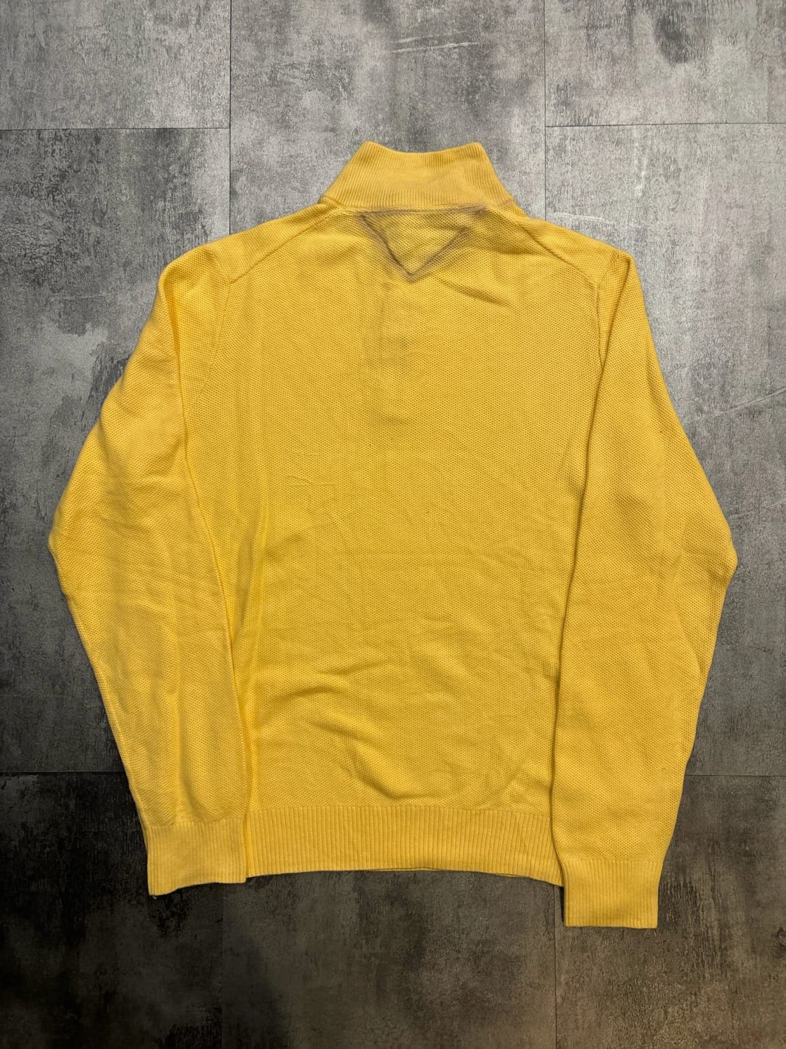 đź›’Pull Tommy Hilfiger Taille M Jaune đź›’