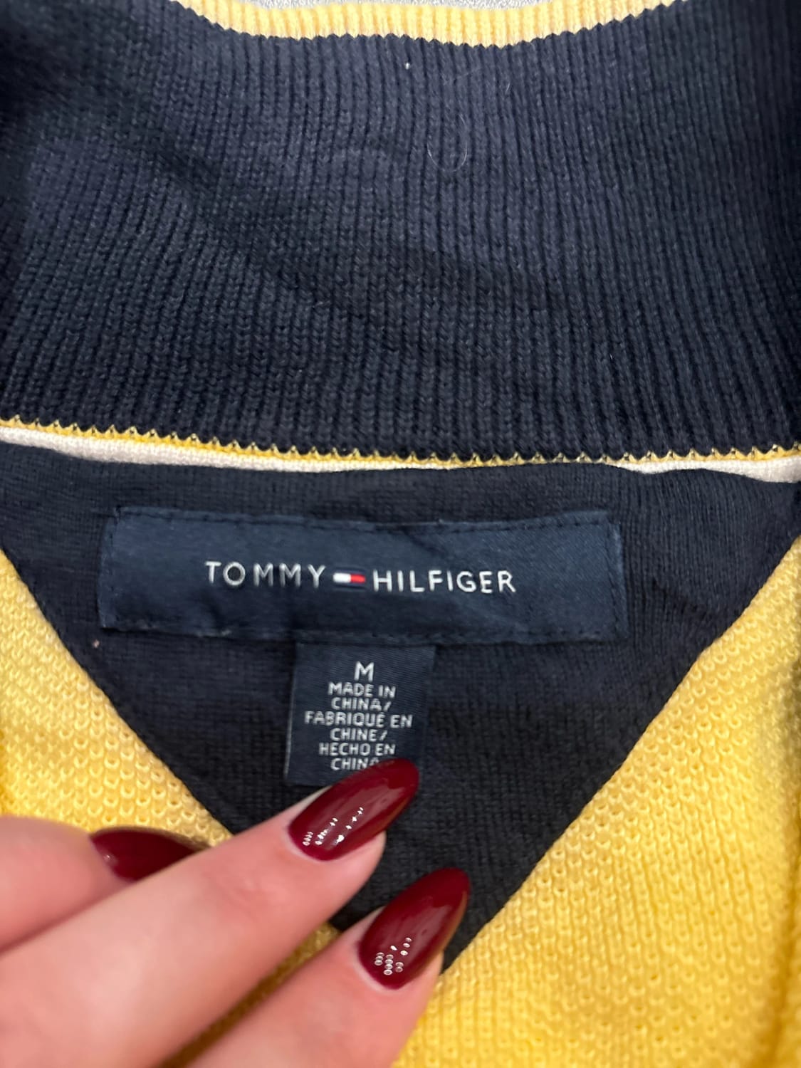 đź›’Pull Tommy Hilfiger Taille M Jaune đź›’