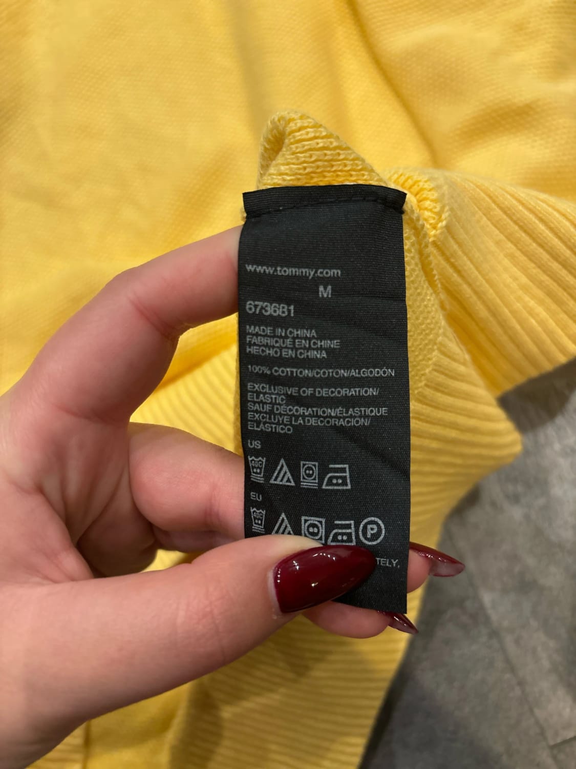 đź›’Pull Tommy Hilfiger Taille M Jaune đź›’