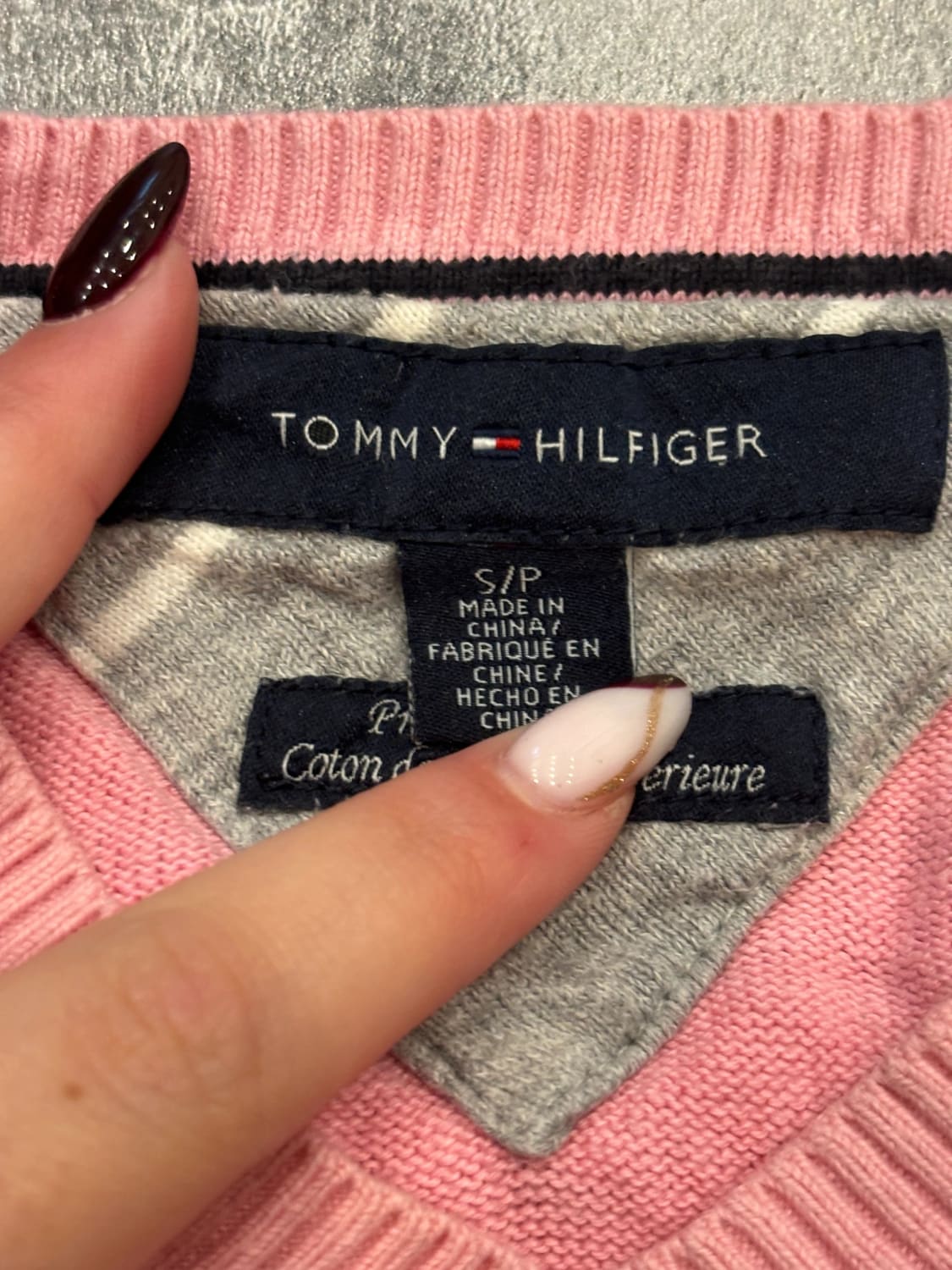 đź›’Pull Tommy Hilfiger Rose Taille S đź›’