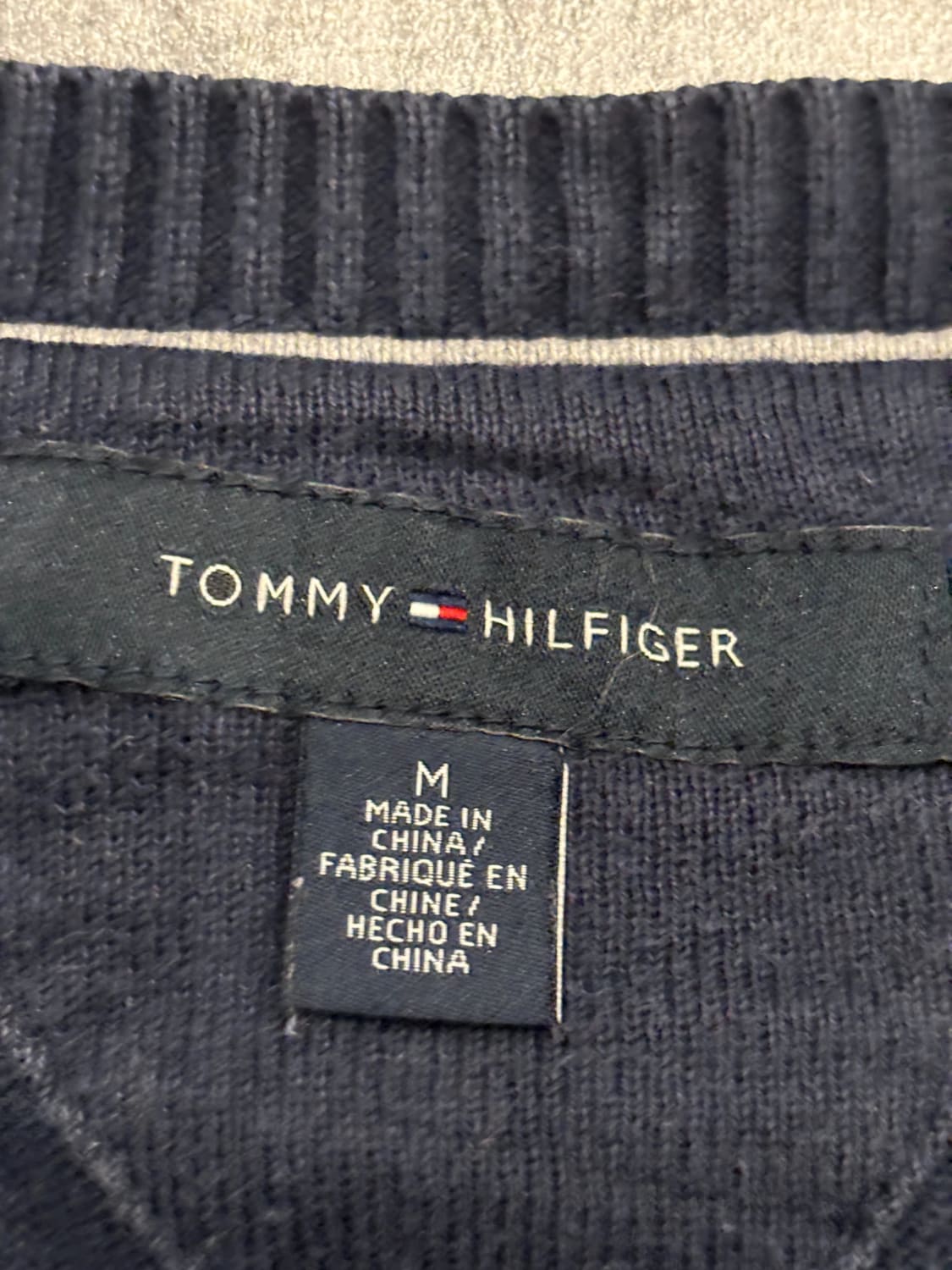 đź›’Pull Tommy Hilfiger Taille M đź›’