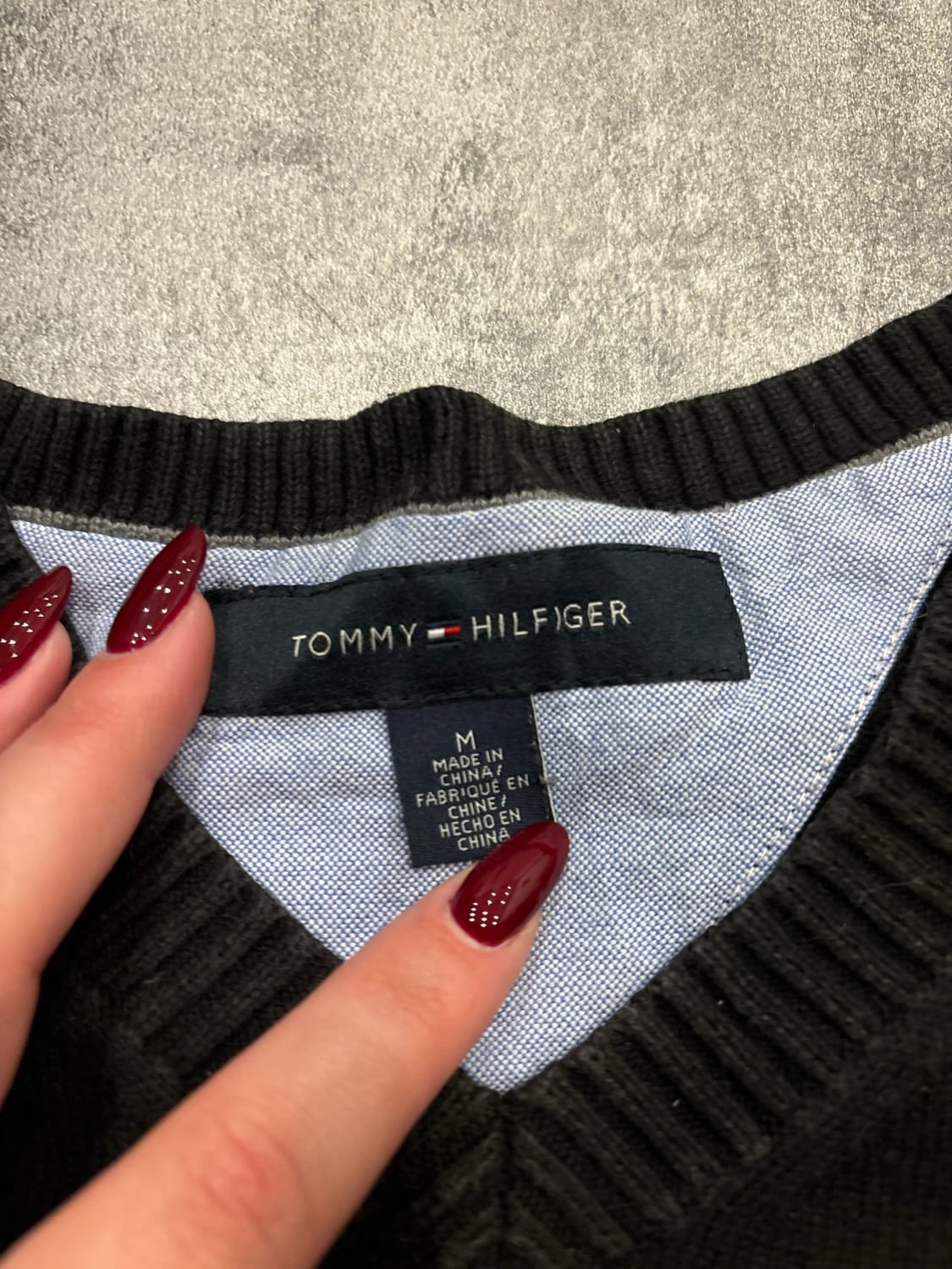 đź›’Pull Tommy Hilfiger Taille M Noir đź›’