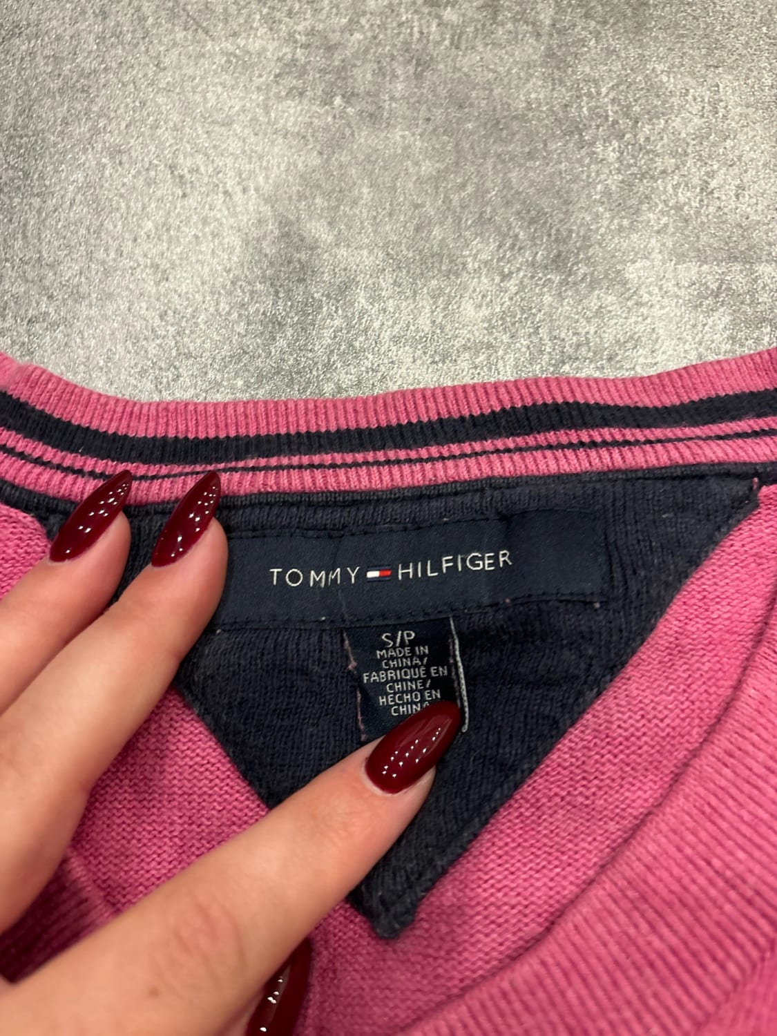 đź›’Pull Tommy Hilfiger Rose Taille S/P đź›’