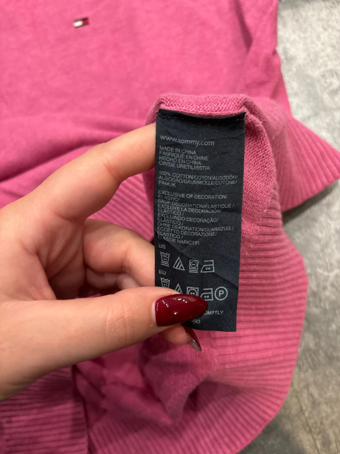 đź›’Pull Tommy Hilfiger Rose Taille S/P đź›’