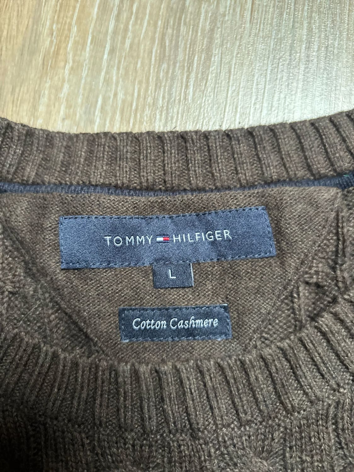 đź›’Pull Tommy Hilfiger Taille L Marron đź›’