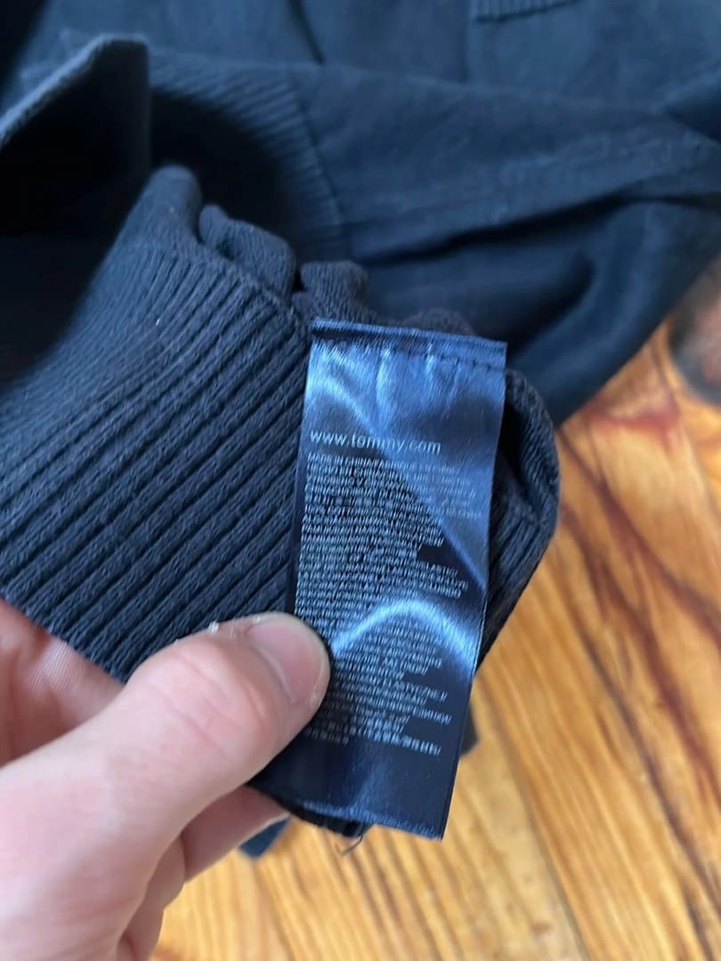 đź›’Pull Tommy Hilfiger Noir Taille M đź›’