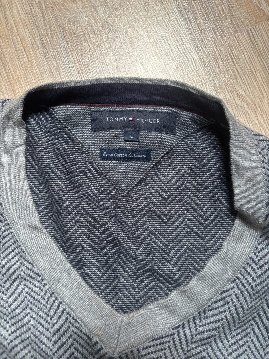 🛒Pull Tommy Hilfiger L Gris chiné col V🛒