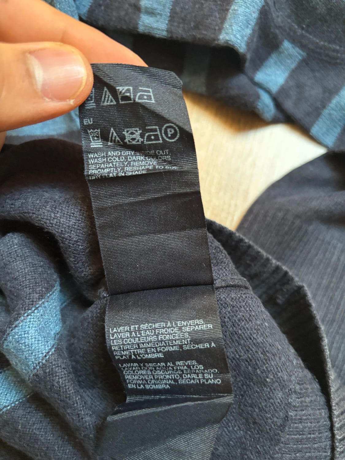 đź›’Pull Tommy Hilfiger S Noir et Bleu Marine Ă Rayuresđź›’