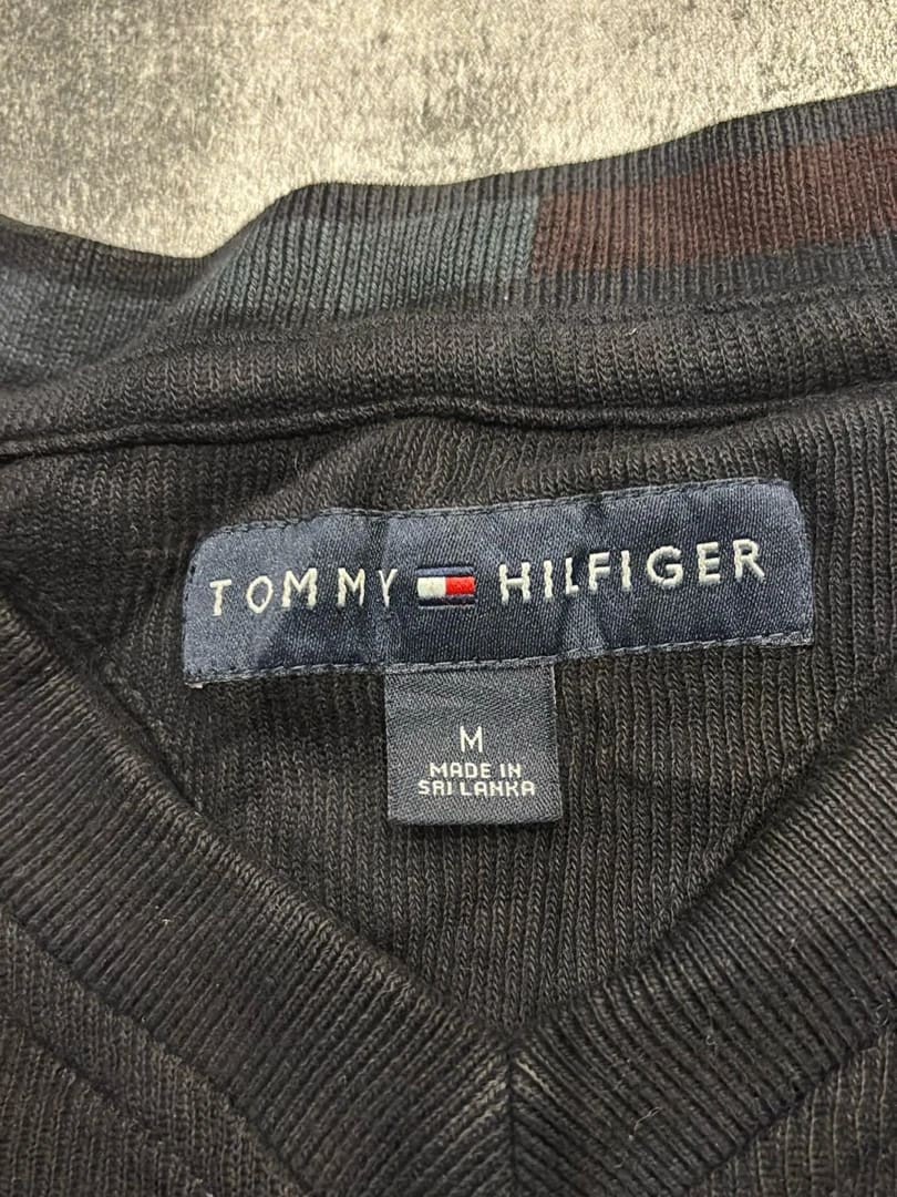 đź›’Pull Tommy Hilfiger Taille M Noir Col Vđź›’