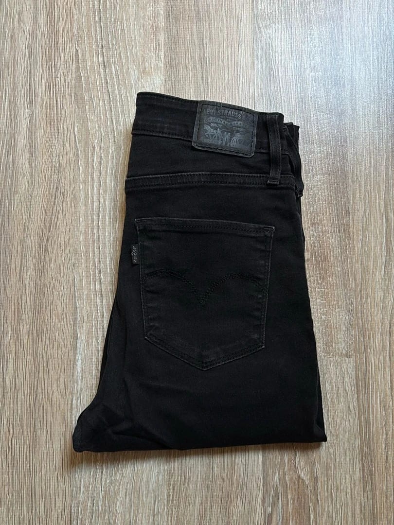 đź›’Jeans Levi's W29 L28đź›’