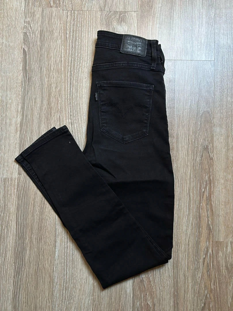 đź›’Jeans Levi's W29 L28đź›’