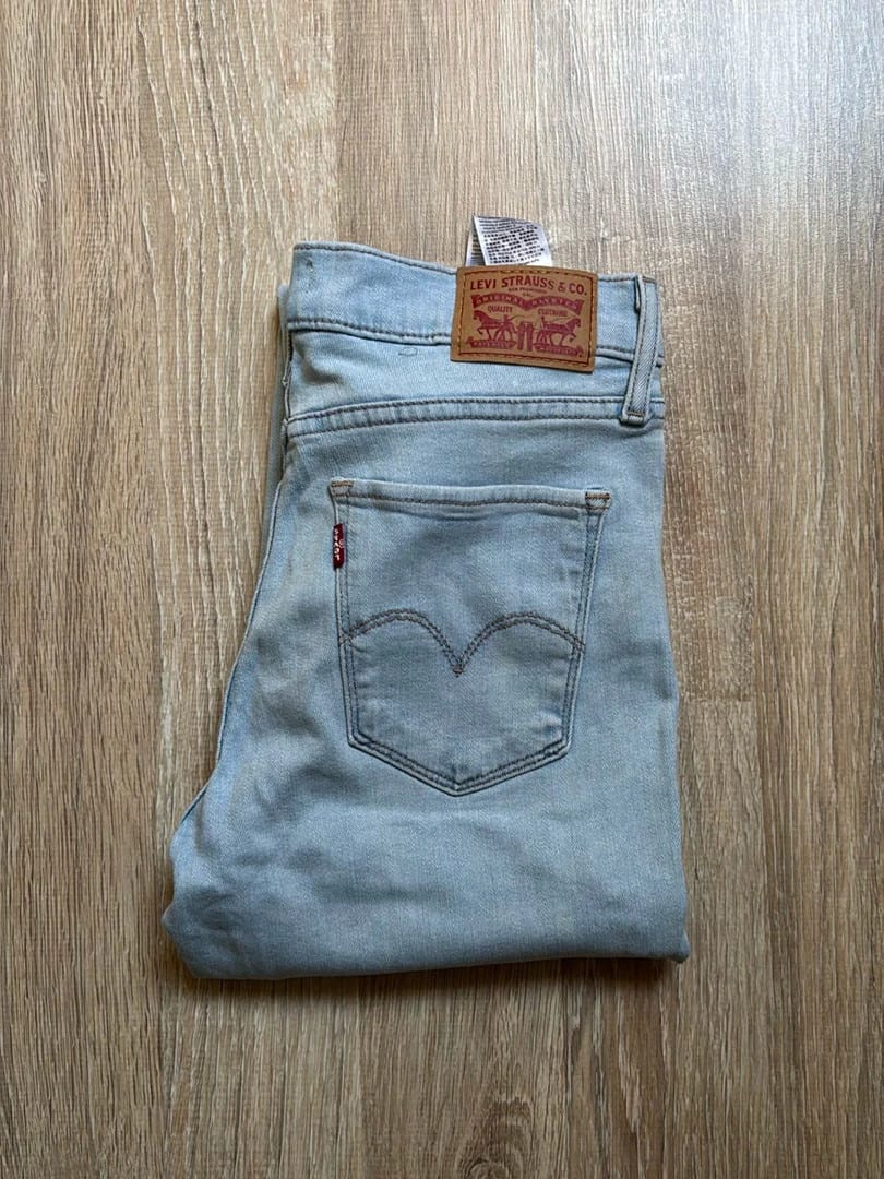 đź›’Jeans Levi's W27 L30đź›’