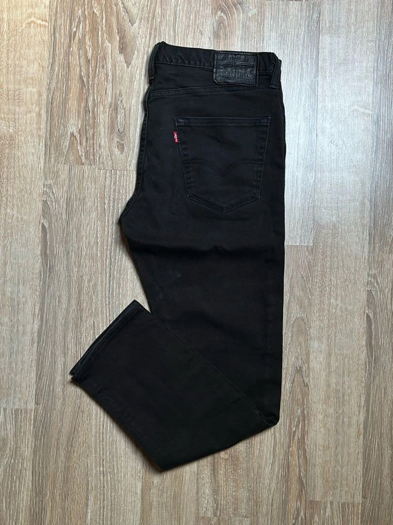 đź›’Jeans Levi's W32 L30đź›’