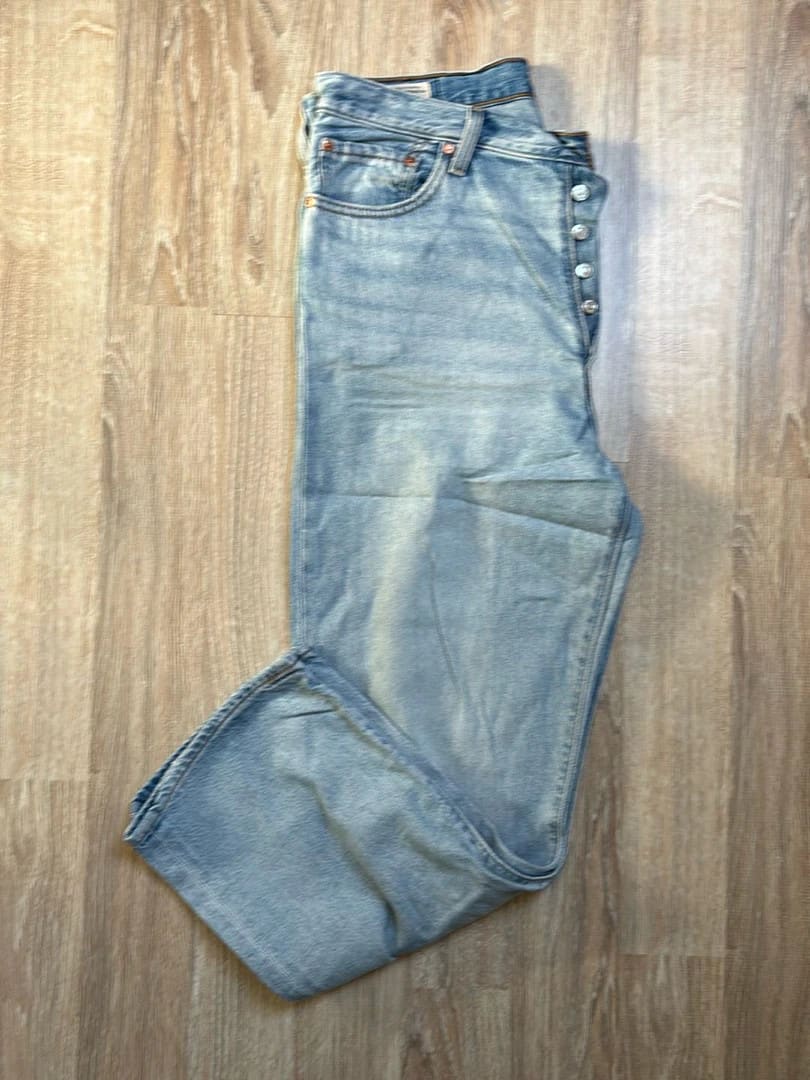 đź›’Jeans Levi's W32 L29đź›’