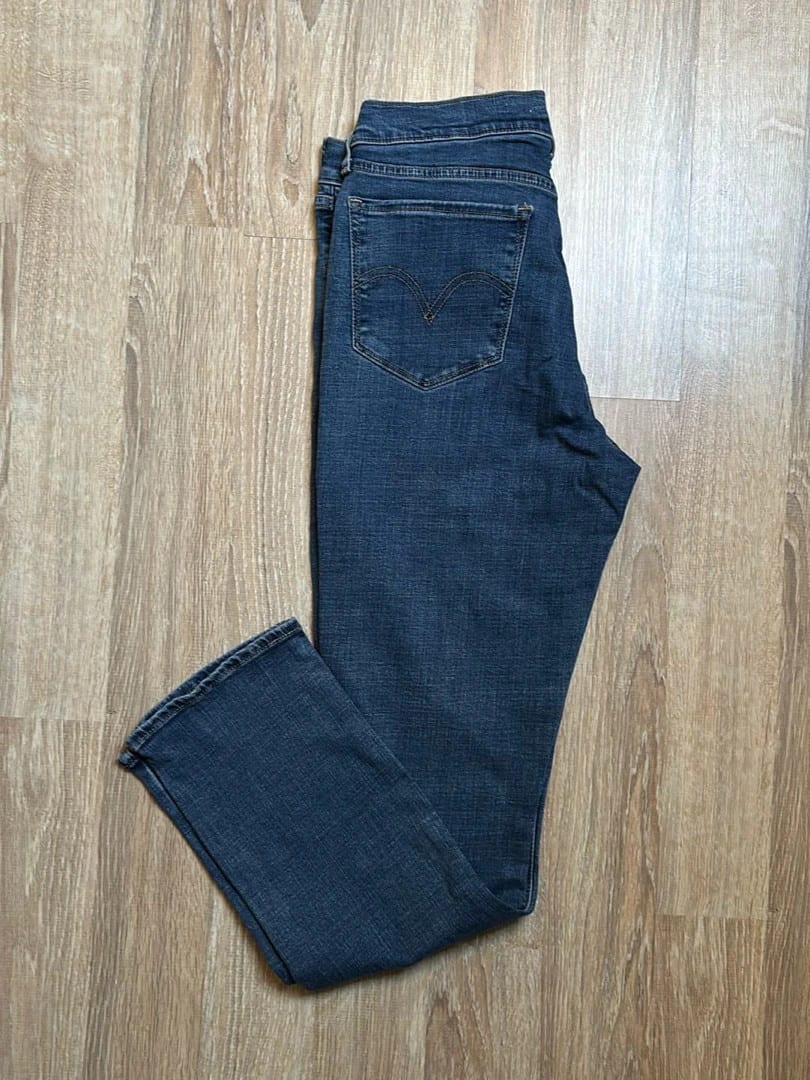đź›’Jeans Levi's W29 L30đź›’
