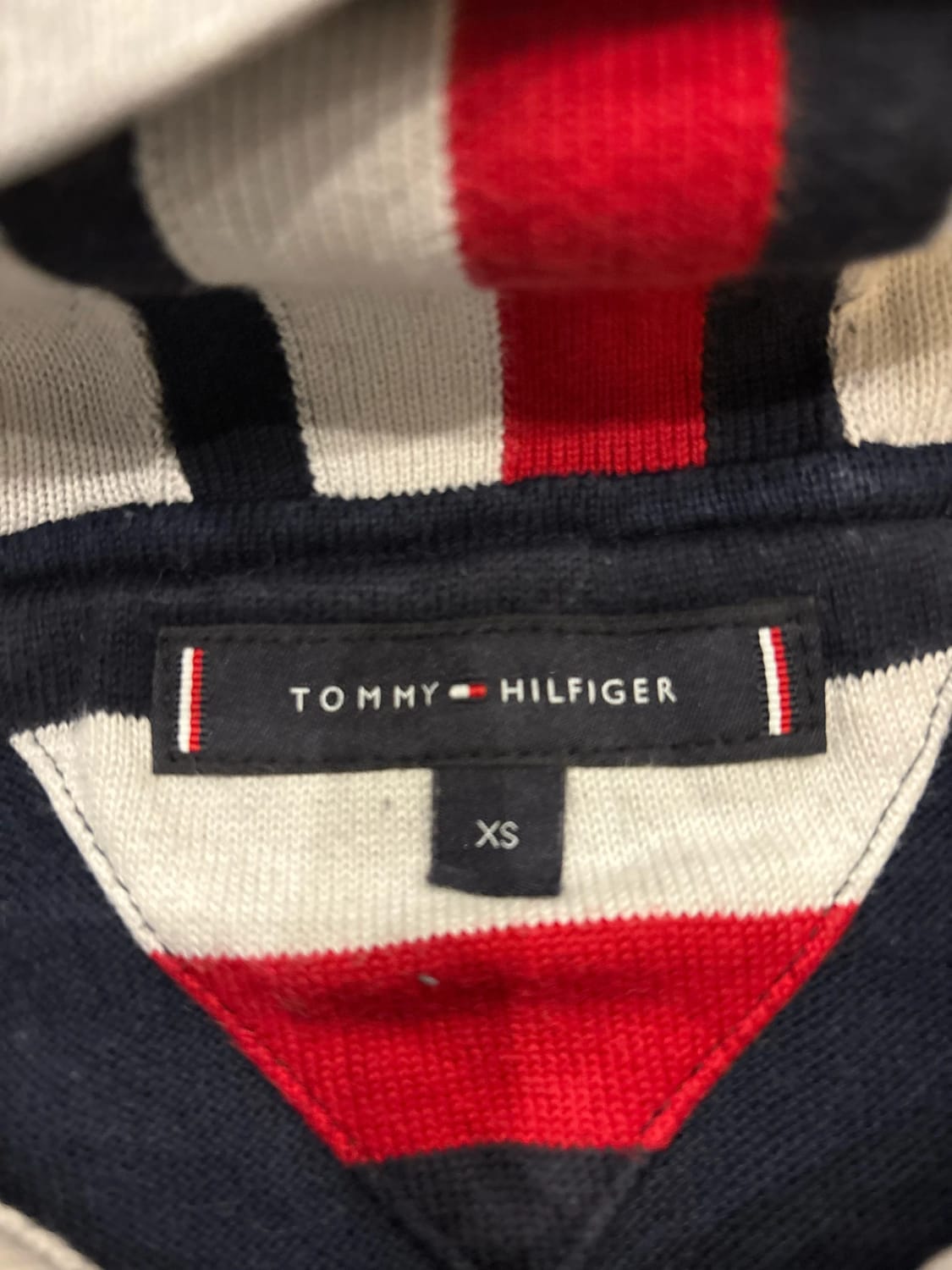 đź›’Pull Ă capuche Tommy Hilfiger XSđź›’