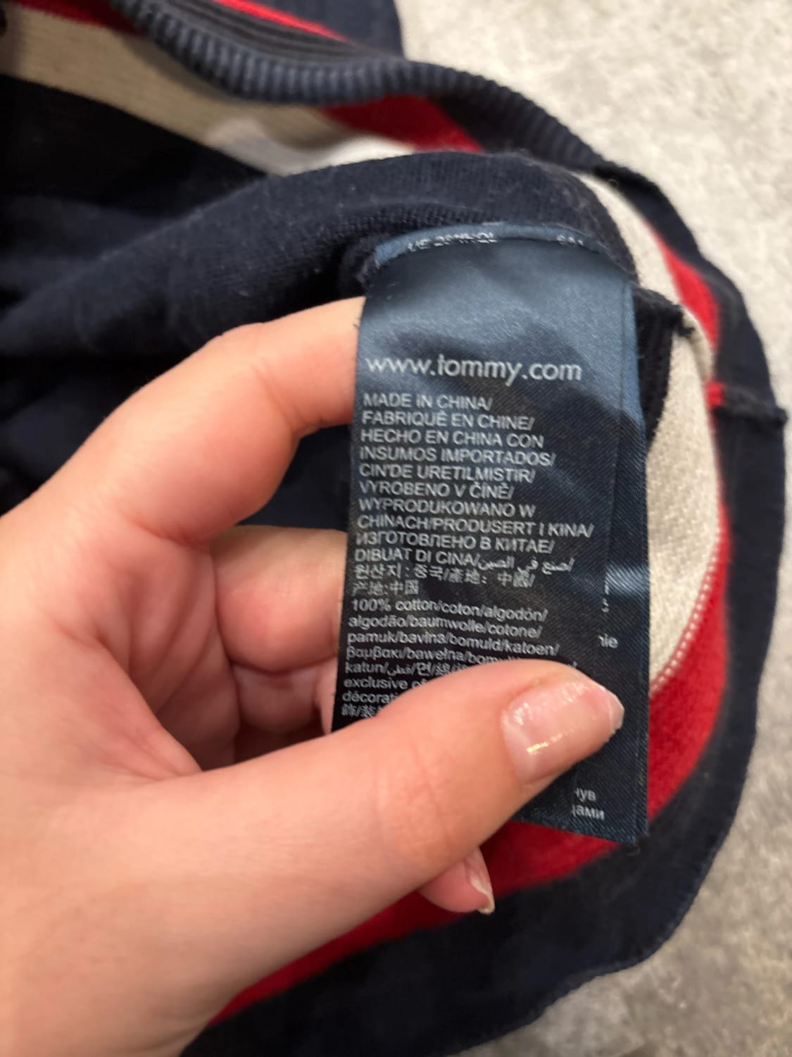 đź›’Pull Ă capuche Tommy Hilfiger XSđź›’
