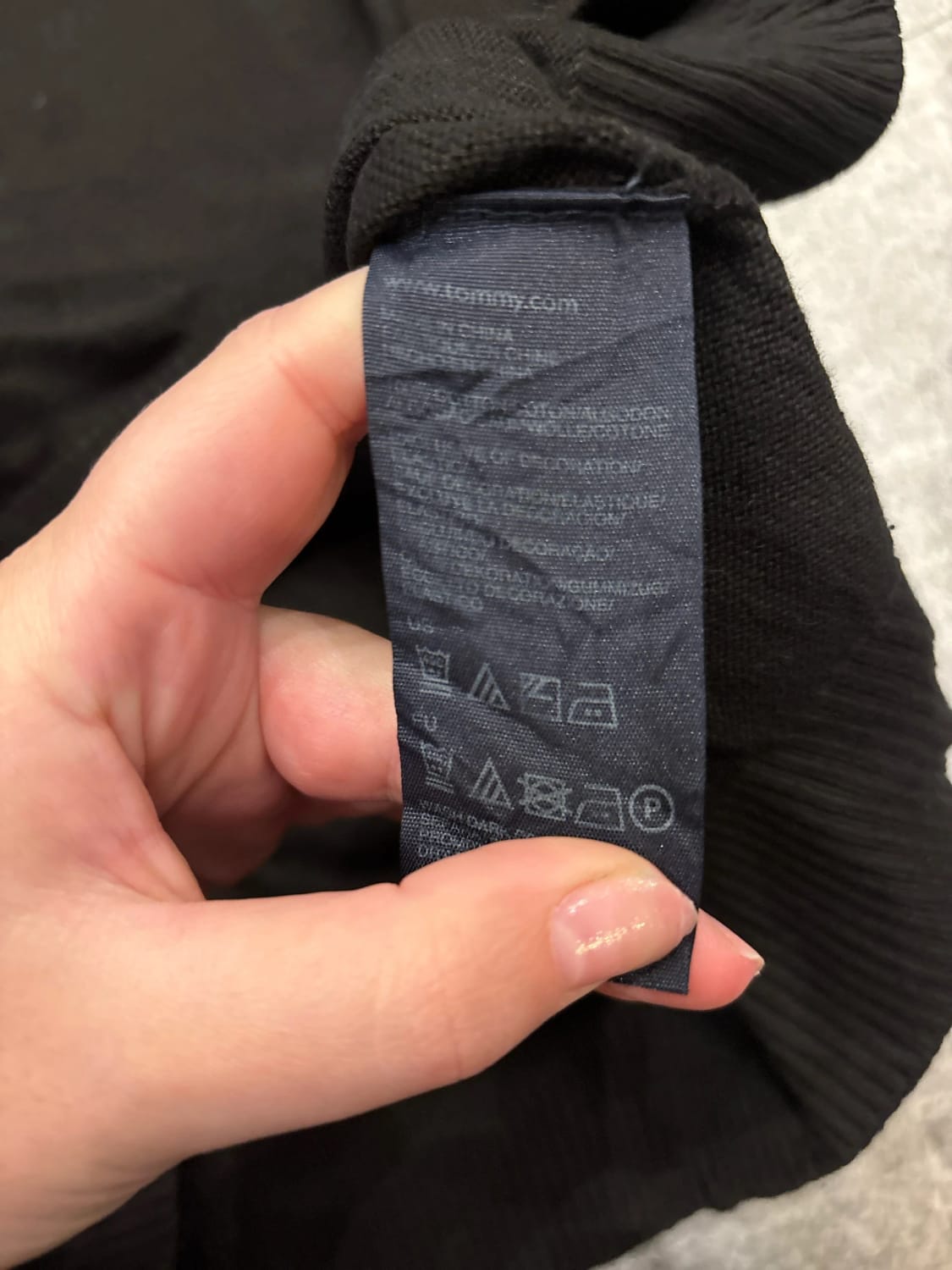đź›’Pull Tommy Hilfiger Noir Taille Lđź›’
