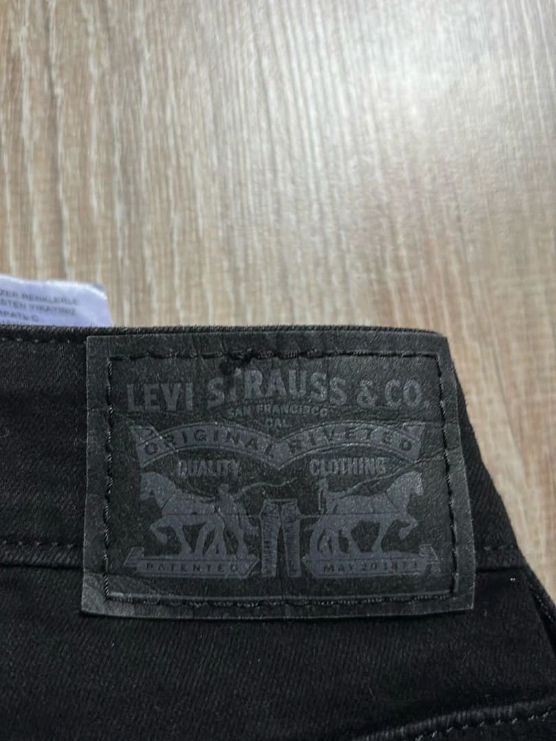 đź›’Jeans Levi's W28 L30đź›’