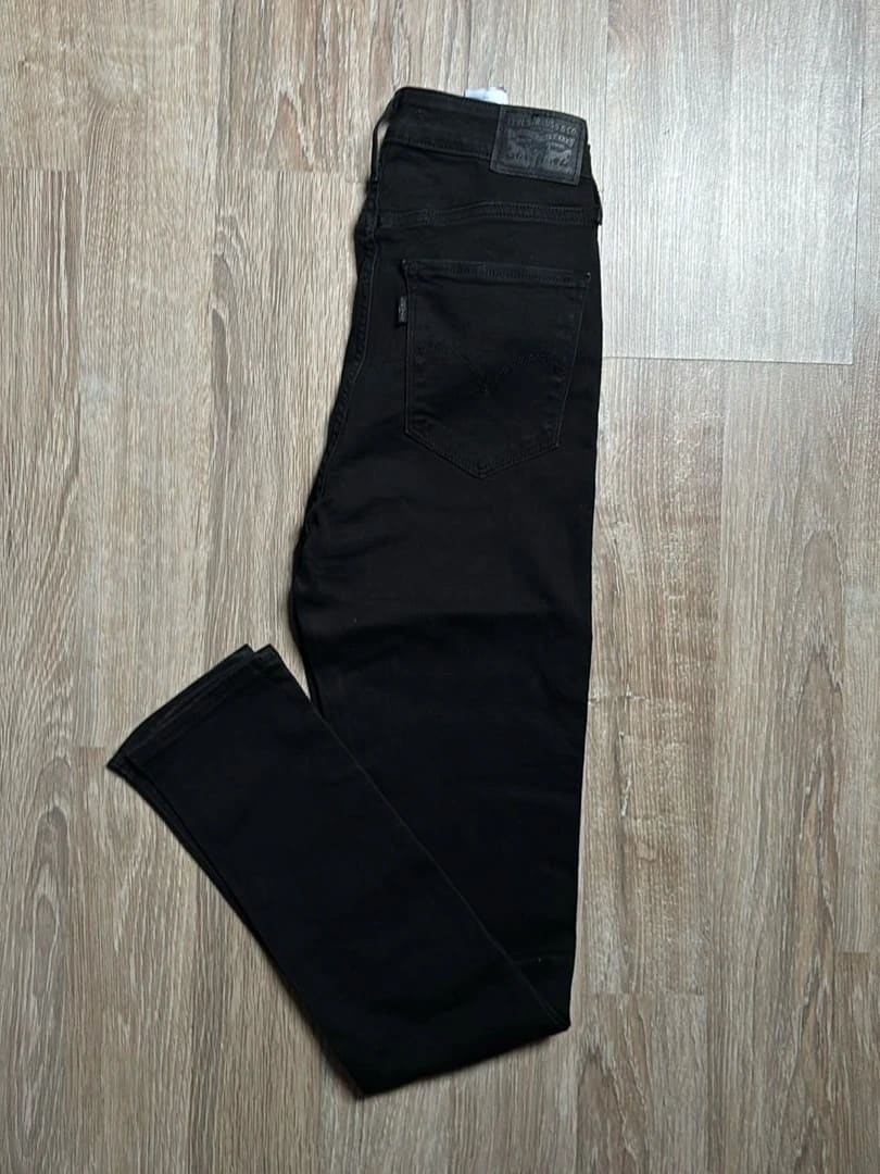 đź›’Jeans Levi's W28 L30đź›’