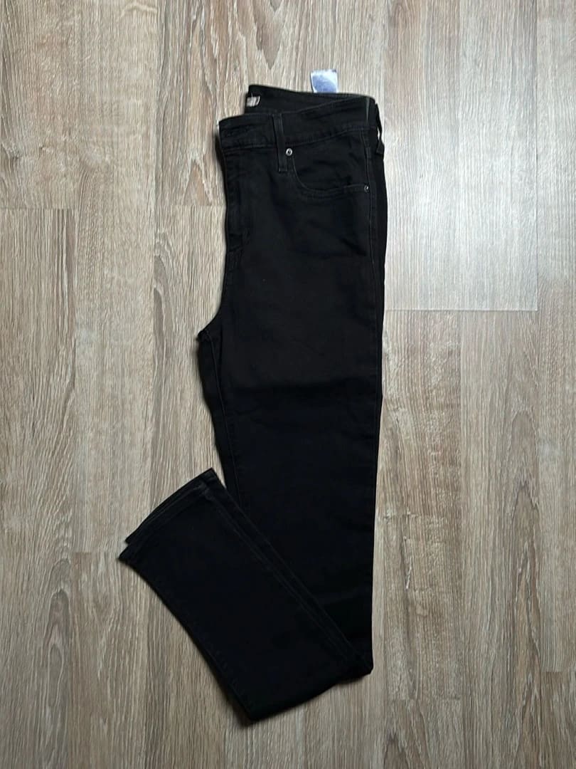 đź›’Jeans Levi's W28 L30đź›’